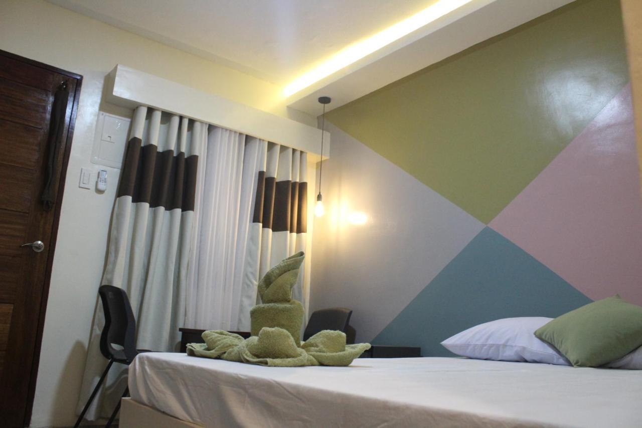 Ninie'S Place Puerto Princesa Bagian luar foto
